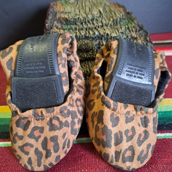 American Eagle Women's 8.5 Leopard Print Flats - Picture 4 of 7